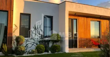 Villa 3 bedrooms with Furnitured, with Central heating, with Asphalted road in Tbilisi, Georgia