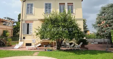 Villa 6 bedrooms with Air conditioner, with Garden, with Internet in Roma Capitale, Italy