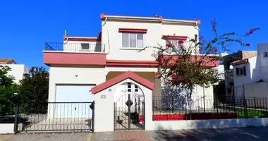 Villa  mit Balkon, mit Garage, mit Einrichtung teilweise in Enkomi, Nordzypern