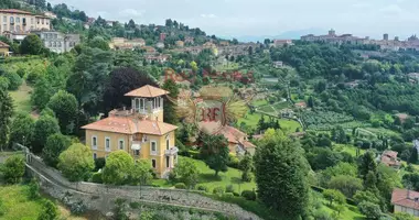 Villa 6 habitaciones en Bérgamo, Italia