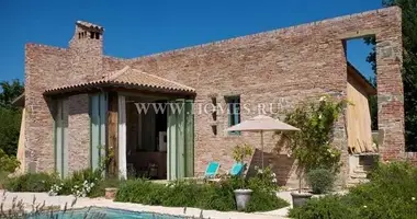 3 bedroom house in Arezzo, Italy