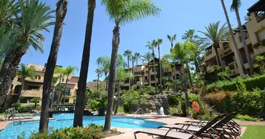 3 bedroom apartment in Calle Real, Spain