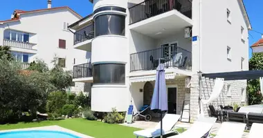 Hotel 400 m² in Malinska, Kroatien