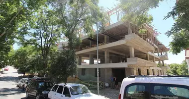 Dúplex 4 habitaciones con balcón, con estacionamiento en Ankara, Turquía