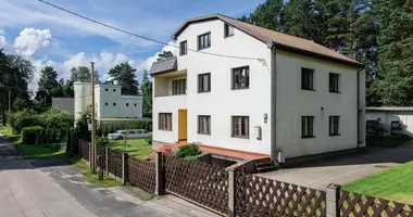 Дом 8 комнат в Рига, Латвия