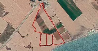 Terrain dans Larnaca, Bases souveraines britanniques