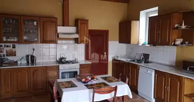 Villa 10 Zimmer mit Möbliert, mit Zentralheizung, mit Asphaltierte Straße in Tiflis, Georgien