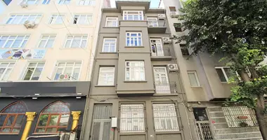 Haus 8 Schlafzimmer mit Balkon, mit Klimaanlage, mit Zentralheizung in Fatih, Türkei