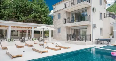 Villa 6 chambres avec Piscine, avec Jardin dans Stoliv, Monténégro