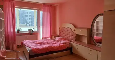 Apartamento 3 habitaciones en Naujoji Akmene, Lituania