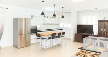 Квартира 4 комнаты в Израиль