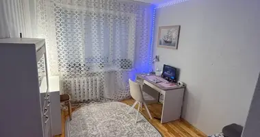 Apartamento 3 habitaciones en Minsk, Bielorrusia