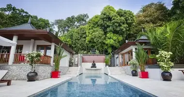 Villa 5 chambres avec Fenêtres double vitrage, avec Meublesd, avec Climatiseur dans Phuket, Thaïlande