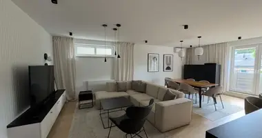 Wohnung 4 zimmer in Warschau, Polen
