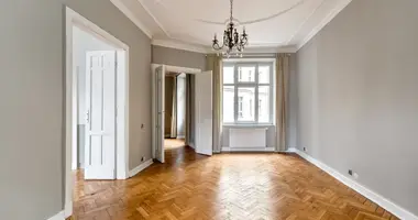 Wohnung 4 zimmer in Warschau, Polen