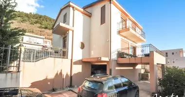Villa 3 bedrooms with Sea view, with Garage in Tivat, Montenegro