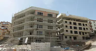 Ático 2 habitaciones con balcón, con estacionamiento, con con reparación en Pursaklar, Turquía