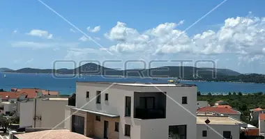 Haus 4 Zimmer in Vodice, Kroatien