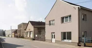Nieruchomości komercyjne 1 050 m² w Komlo, Węgry