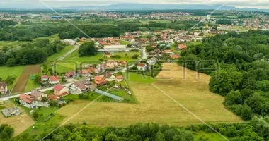 Grundstück in Velika Ostrna, Kroatien