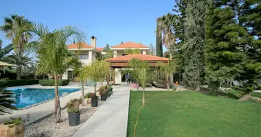 Maison 5 chambres dans Koinoteta Parekklesias, Chypre
