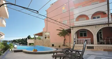 Hotel 820 m² w All countries
