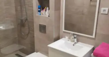Wohnung 3 Schlafzimmer in Becici, Montenegro