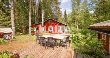 Dom wolnostojący 4 pokoi w Lansi Taasjarvi, Finlandia
