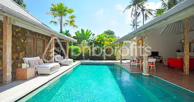 Villa 3 bedrooms with Balcony, with Furnitured, with Air conditioner in Kerobokan, Indonesia