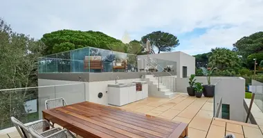 Villa 4 bedrooms with Double-glazed windows, with Balcony, with Air conditioner in Cascais, Portugal