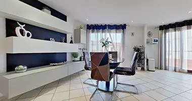 Квартира 3 комнаты в Ла-Трините, Франция