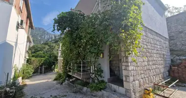 2 bedroom house in Sutomore, Montenegro