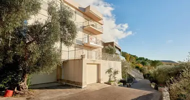 Villa 3 bedrooms in Sveti Stefan, Montenegro