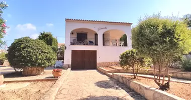 Villa  mit Terrasse, mit Garage, mit Garten in Calp, Spanien