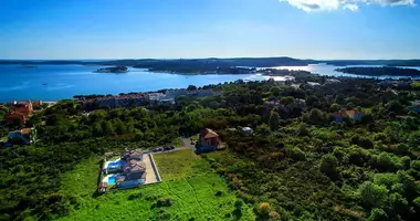 Villa  con aparcamiento, con Vistas al mar, con Terraza en Sisan, Croacia