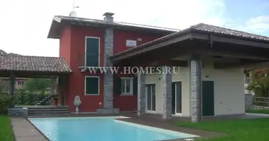 3 bedroom house in Naples, Italy