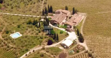 Nieruchomości komercyjne 1 700 m² w Toskania, Włochy
