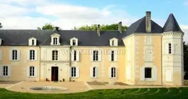 Castle 15 bedrooms in Cognac-la-Foret, France