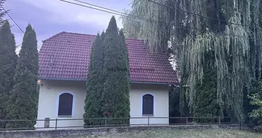 4 room house in Oroszlo, Hungary