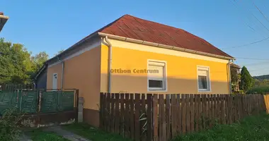 Casa 2 habitaciones en Paka, Hungría