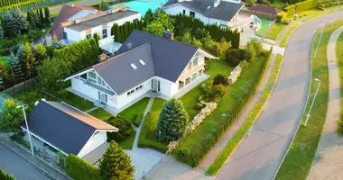 Villa 3 bedrooms with Double-glazed windows, with Balcony, with Intercom in Minsk, Belarus