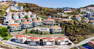 Apartamento 3 habitaciones con vista al mar, con jardín, con vistas a las montañas en Mahmutlar, Turquía