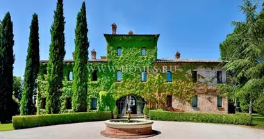 Villa  mit Möbliert, mit Klimaanlage, mit Garten in Italien