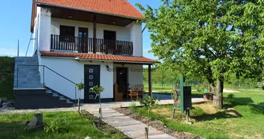 2 room house in Rezi, Hungary