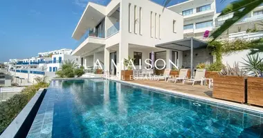 5 bedroom house in Chloraka, Cyprus