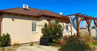 5 room house in Hedervar, Hungary
