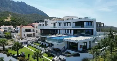 Villa 6 chambres avec Vue sur la mer, avec Au bord de la plage dans Kyrenia, Chypre du Nord