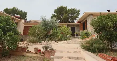 Zamek 4 pokoi w Santa Ponsa, Hiszpania
