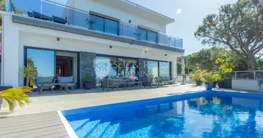 Chalet 4 bedrooms with double glazed windows, with balcony, with furniture in Lloret de Mar, Spain