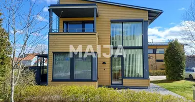 Haus 5 zimmer in Kerava, Finnland